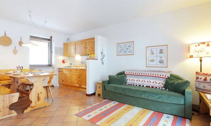 Penia Apartment | Cosy apartment for 4 people with TV and balcony