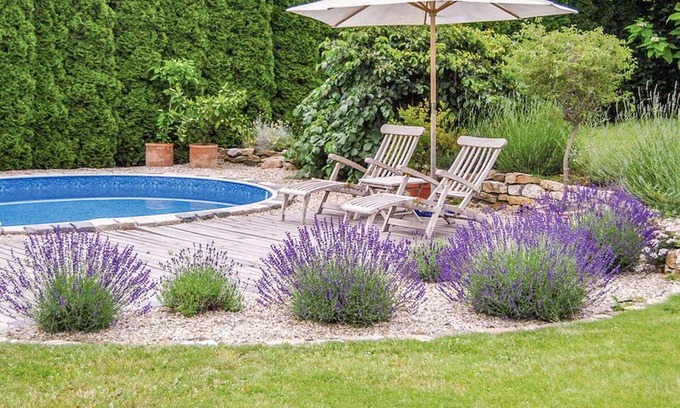 Lukavice Apartment | Cosy apartment for 4 people with WIFI, pool and patio