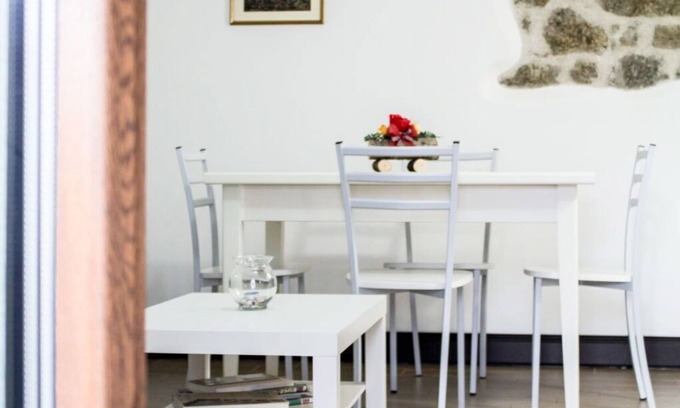 Ovasta Apartment | Cosy apartment for 4 people with WIFI, TV, balcony, pets allowed and parking