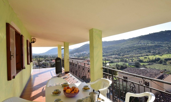 San Lorenzo Apartment | Cosy apartment for 5 guests with WIFI, TV, balcony and panoramic view