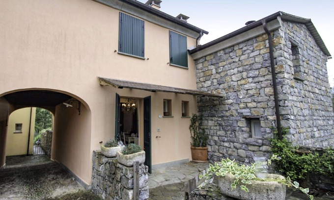 Cinque Terre Apartment | Cosy apartment for 5 guests with pool, WIFI, TV and patio