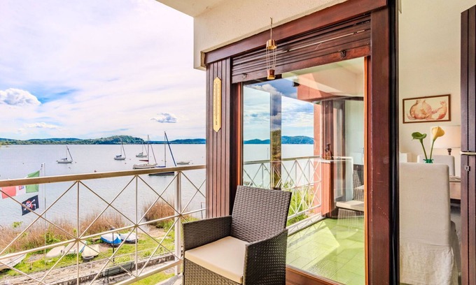 Monvalle Apartment | Cosy apartment for 5 guests with WIFI, pool, TV, balcony, pets allowed and parking