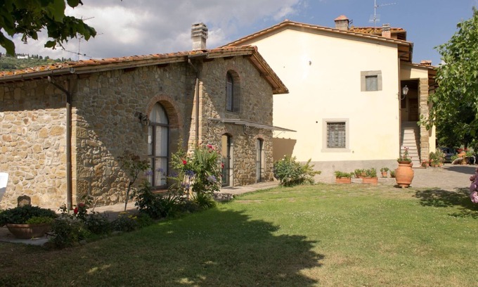 Pian di Sco Apartment | Cosy apartment for 6 guests with WIFI, pool, TV and parking