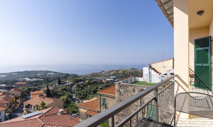 Pompeiana Apartment | Cosy apartment for 6 people with WIFI, A/C, balcony, pets allowed and parking