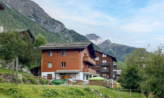Graechen Apartment | Cosy apartment for 6 people with WIFI, TV, balcony, panoramic view and parking
