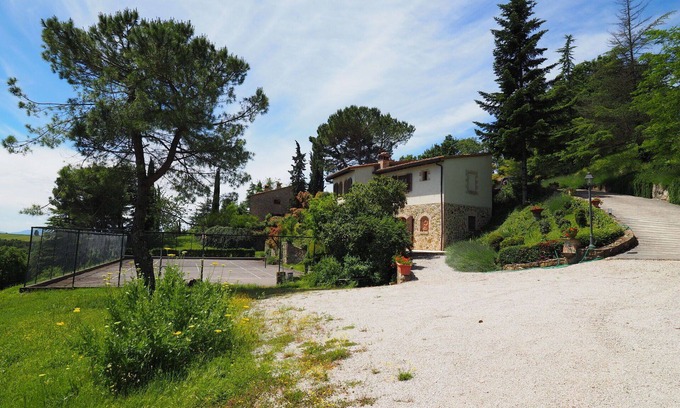 San Gimignano Apartment | Cosy apartment for 6 people with WIFI, pool and panoramic view, close to San Gimignano