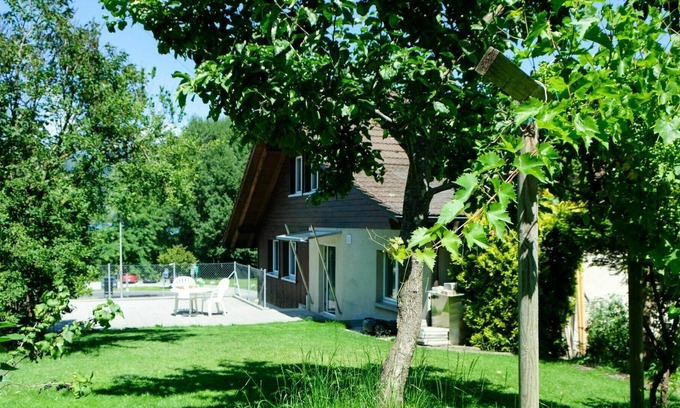 Goldiwil Apartment | Cosy apartment for 6 people with WIFI, TV, balcony and parking