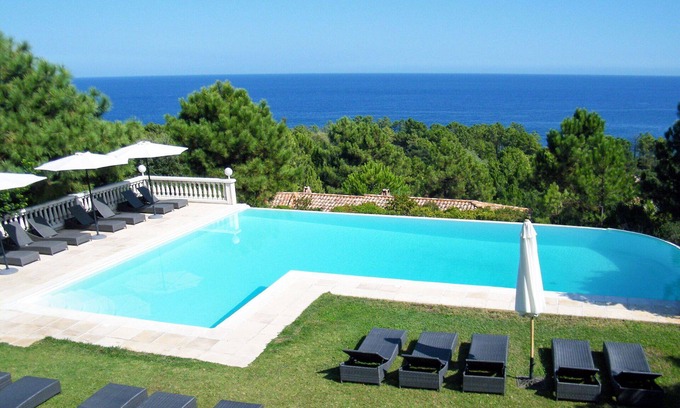 Favone House | Cosy apartment in villa with A/C, WIFI, pool, TV, patio, pets allowed and panoramic view