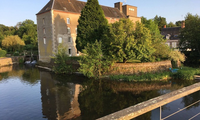 Marboue Apartment | Cosy apartment in a riverside mill