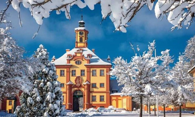 Altshausen Apartment | Cosy Apartment in Altshausen Near Castle