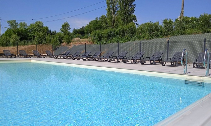Prailles House | Cosy apartment in villa for 6 guests with pool, internet, TV, terrace, pets allowed and parking
