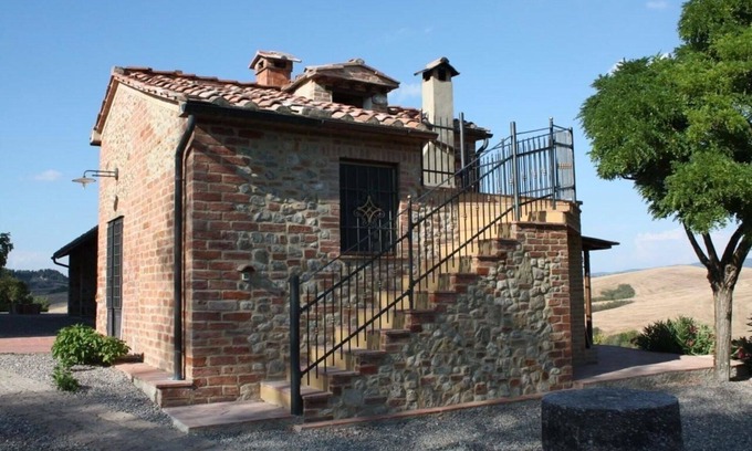 Peccioli Villa | Cosy apartment in villa for 5 people with pool, WIFI, panoramic view and parking