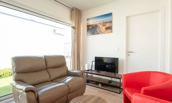 Klemskerke House | Cosy apartment in villa for 4 people with WIFI, A/C, TV, terrace and pets allowed