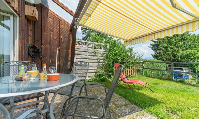 Zandt House | Cosy apartment in villa for 6 people with WIFI, TV, terrace, pets allowed and parking