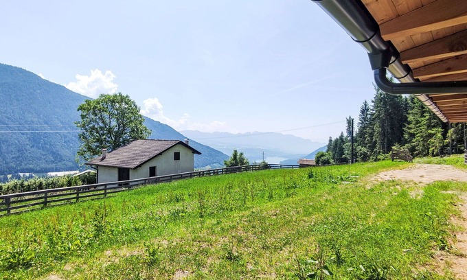 Livo Villa | Cosy apartment in villa for 4 people with WIFI, TV, patio and panoramic view