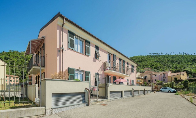 Sestri Levante Apartment | Cosy apartment for 5 guests with A/C, WIFI, TV, patio and pets allowed