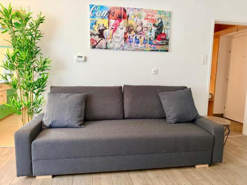 Schwechat Apartment | Cosy Apartment Near Airport & Train