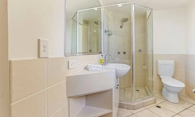 Sunshine Beach Apartment | Cosy apartment with ocean views in Sunshine Beach