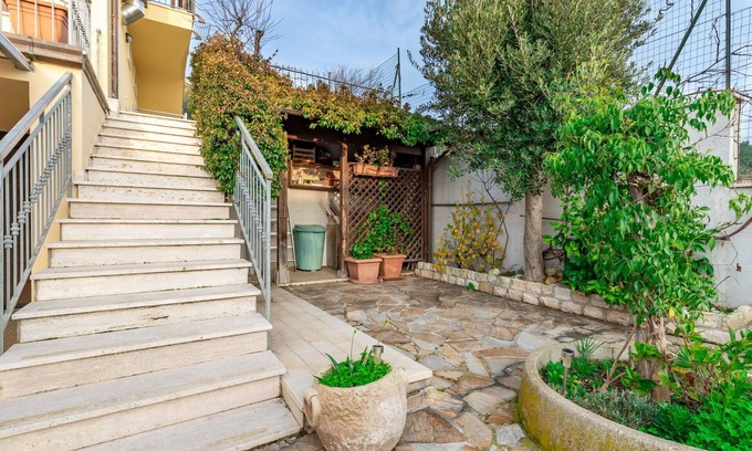 Loreto Apartment | Cosy apartment with WIFI, A/C, TV, terrace, pets allowed, panoramic view, close to Porto Recanati