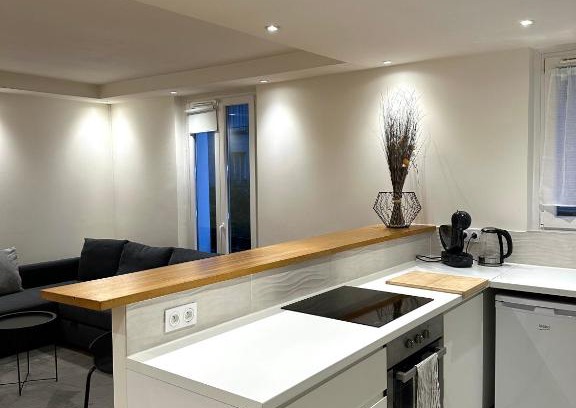 Republique–Point-du-Jour Apartment | Cosy, appartement refait à neuf limite 16