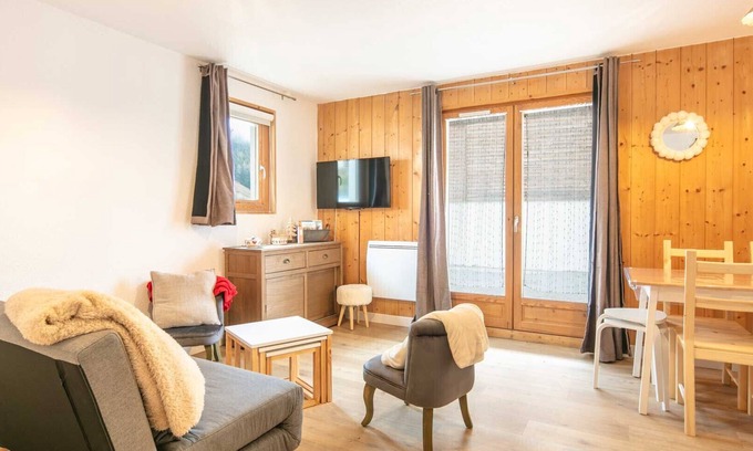 Saint-Sorlin-d'Arves Apartment | Cosy apt 4 ppl with terrace, private parking