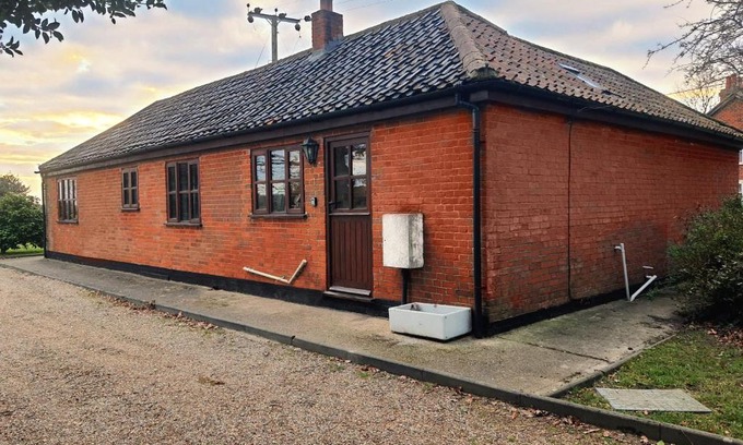 Chelmondiston House | Cosy Barn Conversion 3BR (4 pax), Quiet, Close to Pin Mill