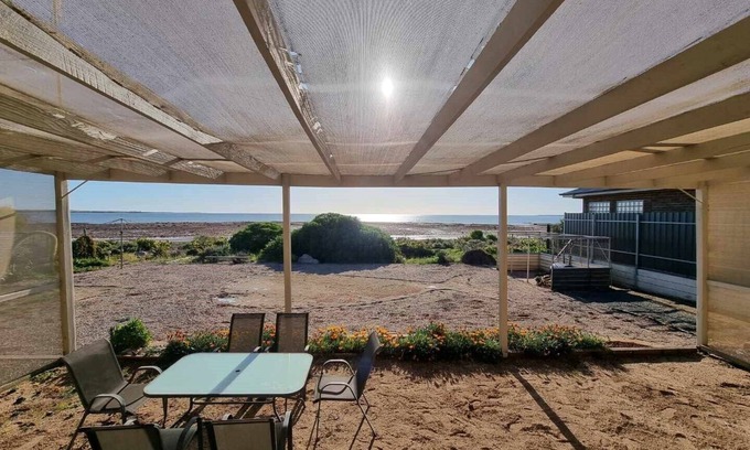 Yorke Peninsula Cabin | Cosy beach-front shack with easy access to everything Port Broughton offers.