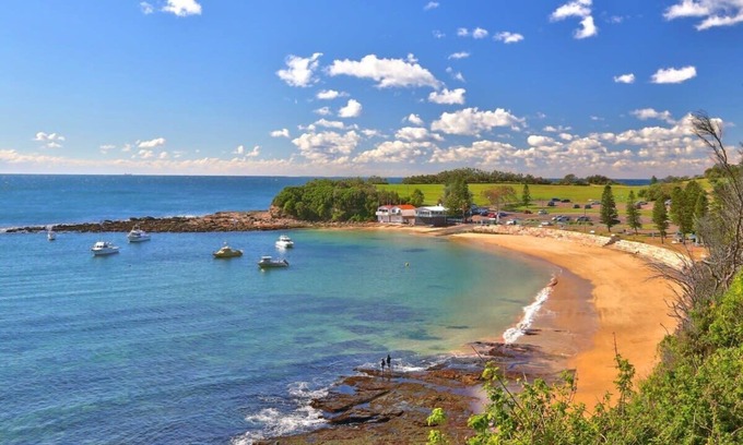 Terrigal Apartment | Cosy Beachside Unit, Short Stroll to the Beach
