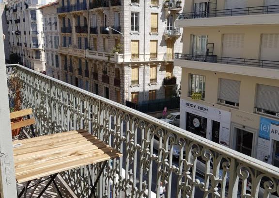 Thiers Apartment | Cosy central studio Nice Rossini large balcony
