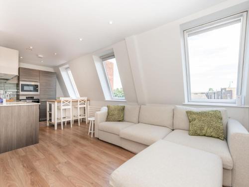 Twickenham Riverside Apartment | Cosy Central Stylish Apartment in Twickenham Pass the Keys