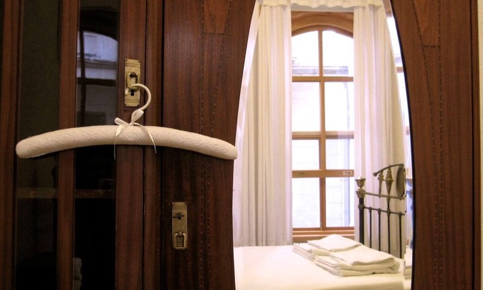 Beyoglu Apartment | Cosy charm, fabulous terrace views in Galata!
