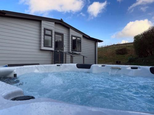 Tan-y-groes House | Cosy Clos Y Hendy Lodge