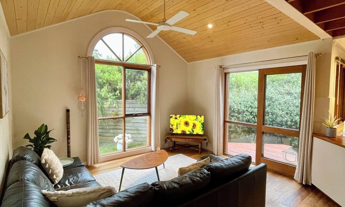 Broulee House | Cosy Coastal Nest