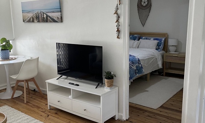 Woonona Apartment | Cosy coastal retreat 300m from beach self contained 1st floor apartment