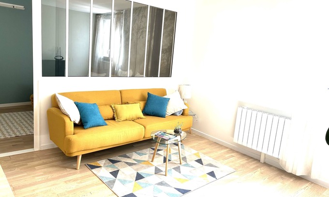 Bordeaux City Centre Apartment | Cosy cocoon in bordeaux's hypercentre