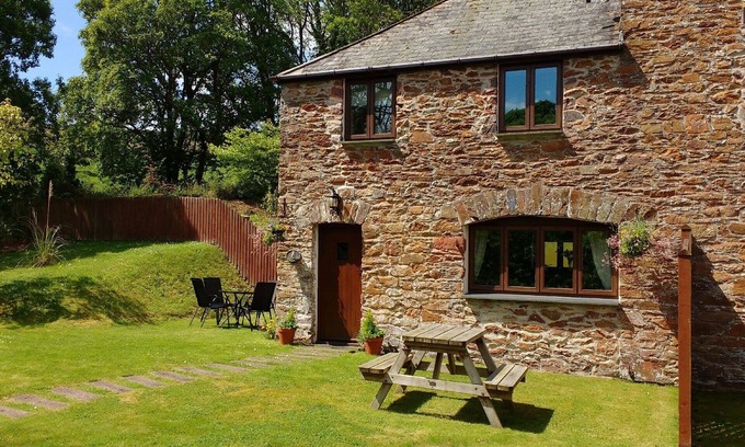 Sheviock Cottage | Cosy Converted Barn Cottage in Peaceful Rural Wooded Setting, Close to the Coast