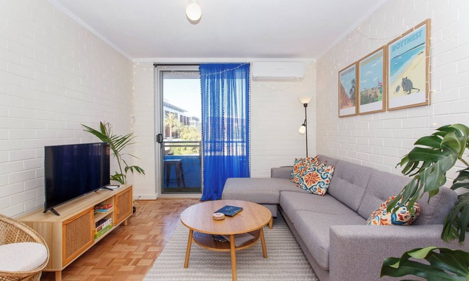 Fremantle Apartment | Cosy Corner is perfectly located in the middle of Fremantle's Vibrant Centre