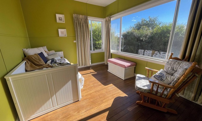 Port Macquarie House | Cosy Cottage Between Town and Beaches