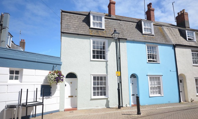 Weymouth House | Cosy cottage close to Weymouth Harbour