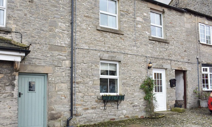 Middleham Cottage | Cosy cottage in the heart of Middleham famous for its horse racing stables.
