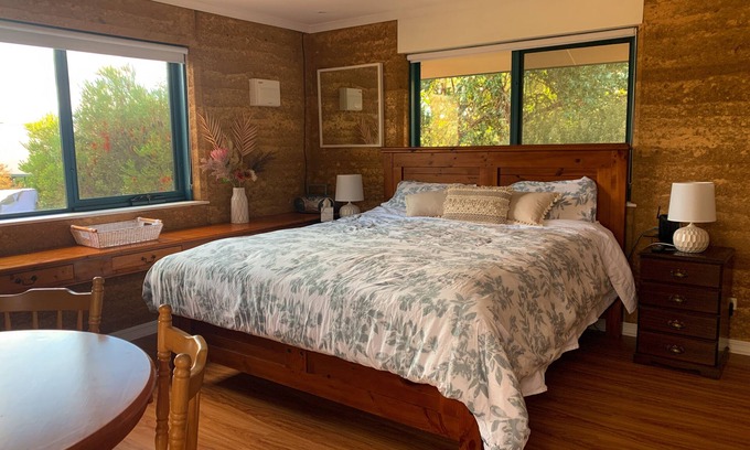 Drummond House | Cosy cottage on rural property 10 minutes from Kyneton's restaurants.