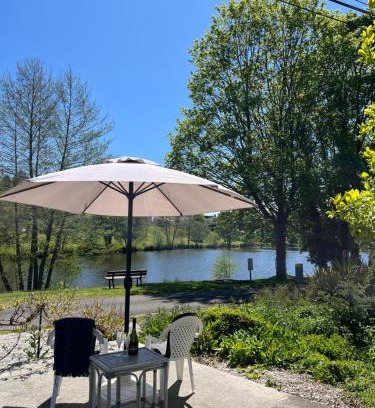 Ecuras House | Cosy Cottage on the Lake
