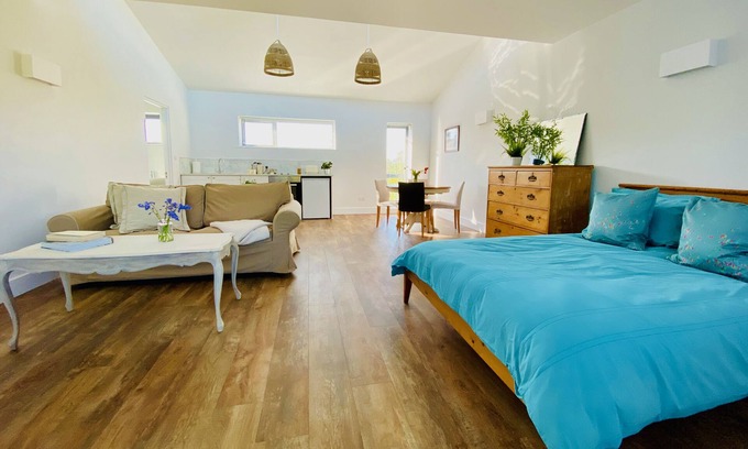 Mells Apartment | Cosy countryside retreat, edge of Frome near Bath. Pets welcome.
