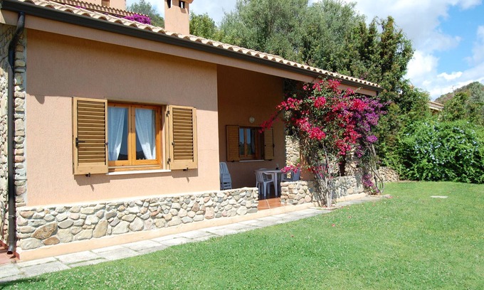 Costa Rei House | Cosy detached villa with private garden and stunning sea view