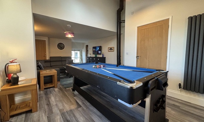 Dwyran Cottage | Cosy Dog Friendly 18th Century Barn, Hot Tub