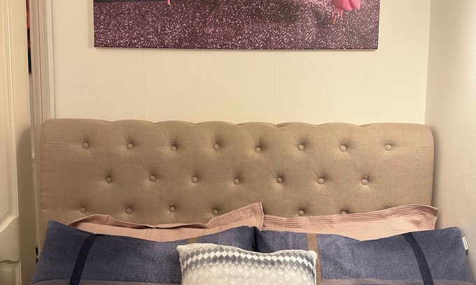 West Hampstead Apartment | Cosy double bedroom available in a 2-bedroom apartment, at weekends/holidays.