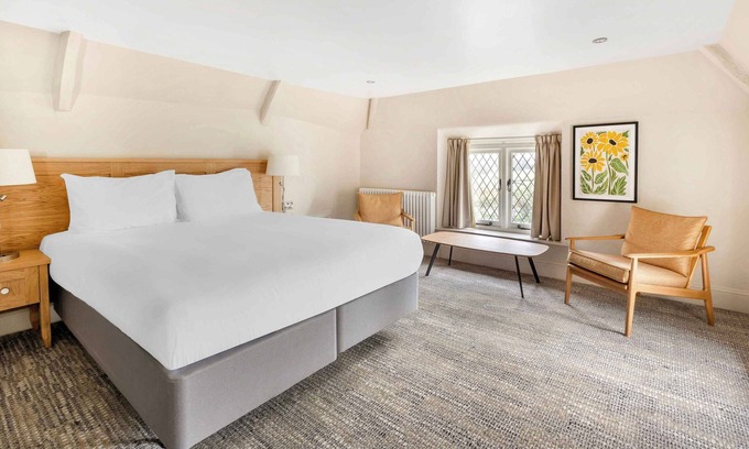 Milton Damerel Apartment | Cosy Double Room | Countryside Resort | Sleeps 2