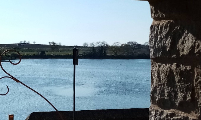 Pouldouran House | Cosy fisherman's cottage with a view on the river, 10 mns away from the beach.