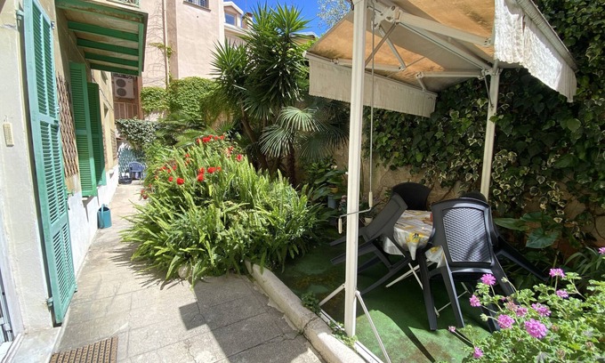 Menton Apartment | Cosy flat with garden in the heart of Menton