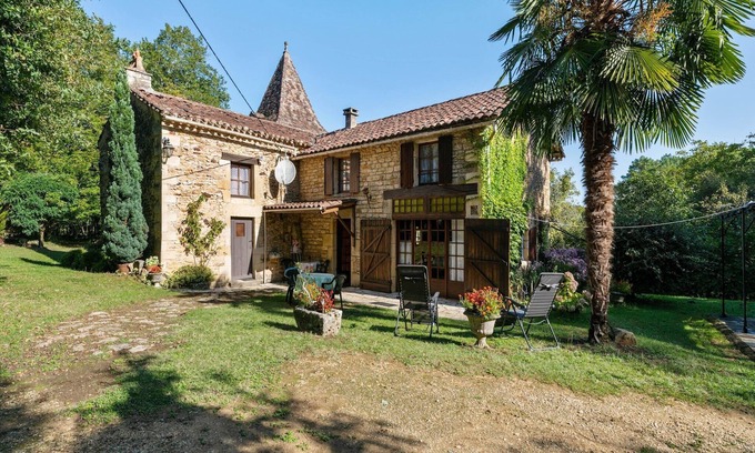 Villefranche-du-Perigord House | Cosy holiday home with garden